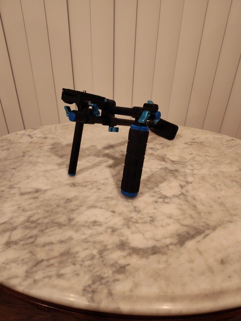 Mount Rig With Handgrip 