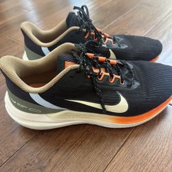  Nike boy’s shoes 