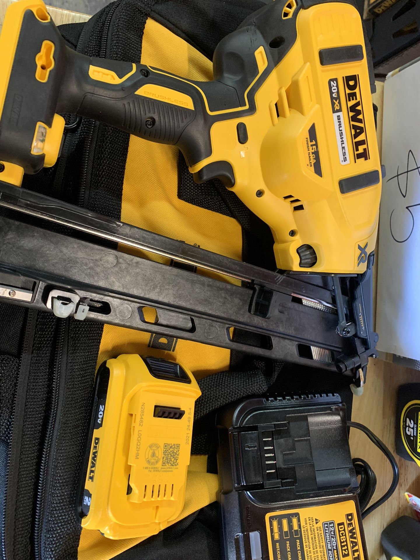 Angled Finish Dewalt 15 Ga Cordless Nailer Gauge Finish Nailer