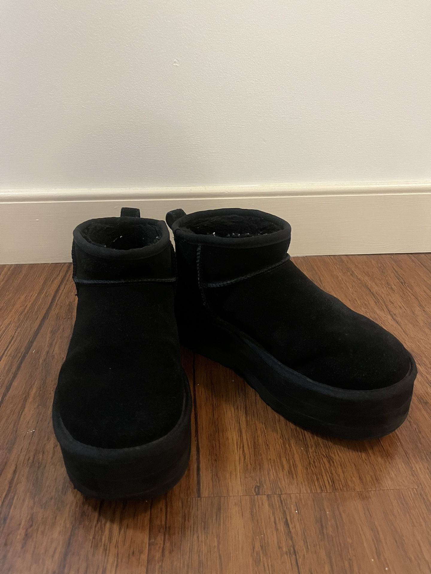UGG Classic Ultra Mini Platform Boots - Women’s Size 7, Black