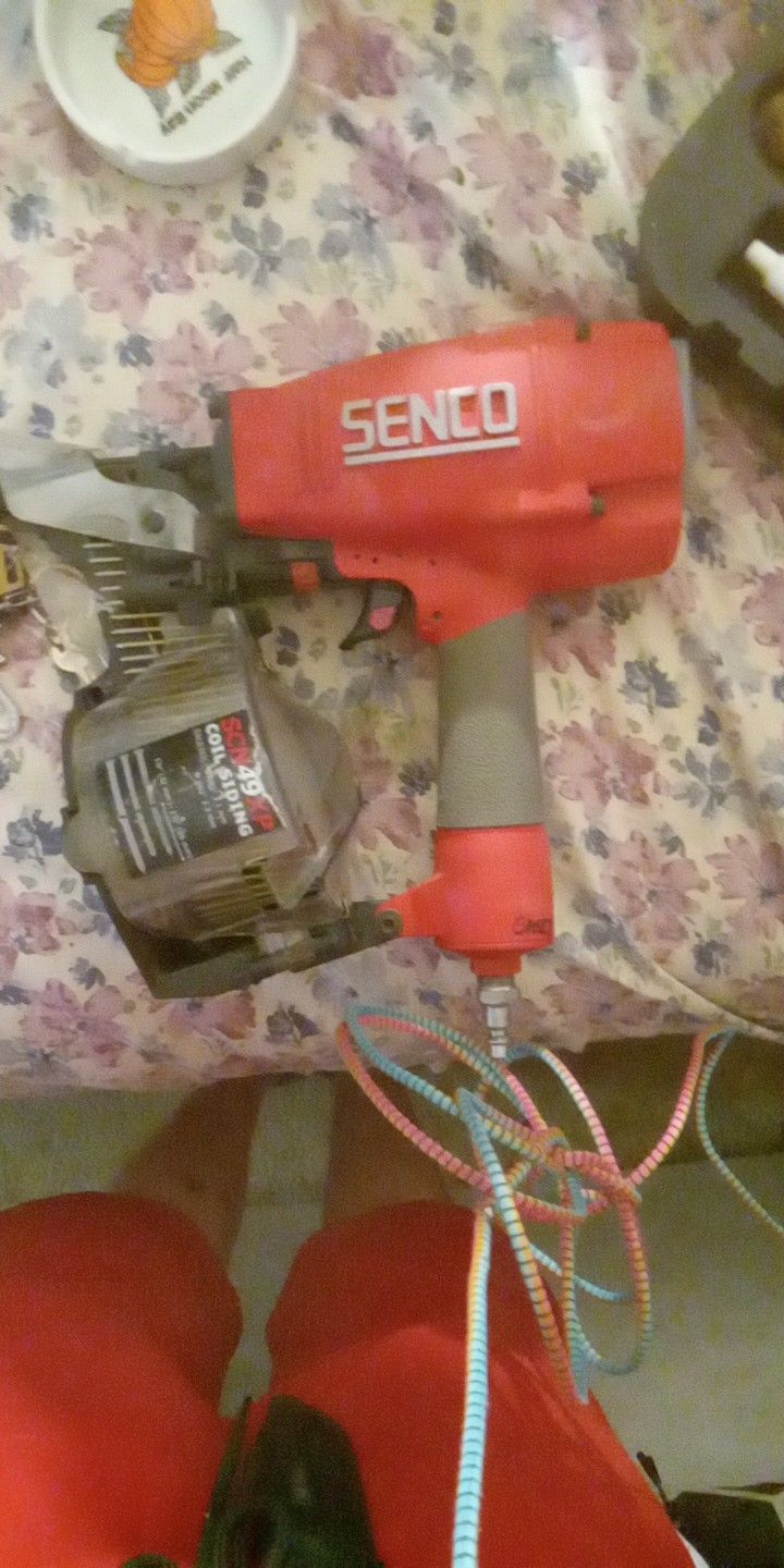 Qnew Senco SCN49XP Coil Siding Nailer