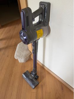 Cordless vacuum