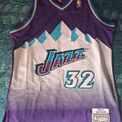 Mitchell & Ness Utah Jazz Karl Malone Jersey 