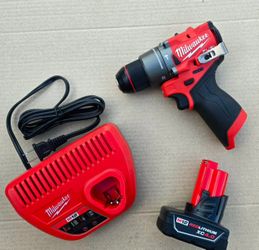 MILWAUKEE FUEL 12V Hammer Drill with 4.0 Ah Battery and Charger
