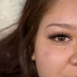 eyelash extensions 