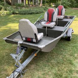 Meyers Fisherman 12’ Boat, EZ Loader Trailer, Electric Motor, And Seats