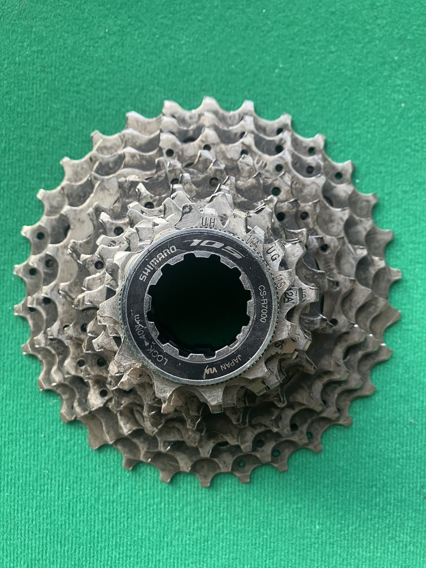 shimano 105 cs-r7000 11-speed cassette 11-30t for road bikes