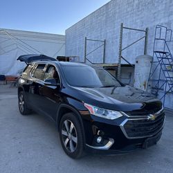 2020 Chevy Traverse Lt  8 Passengers Leather Seats 