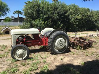 Tractor de gasolina de 4”cilindro $3500 o buena oferta