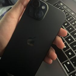 iPhone 15 black