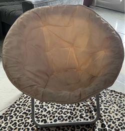 Big white circle chair