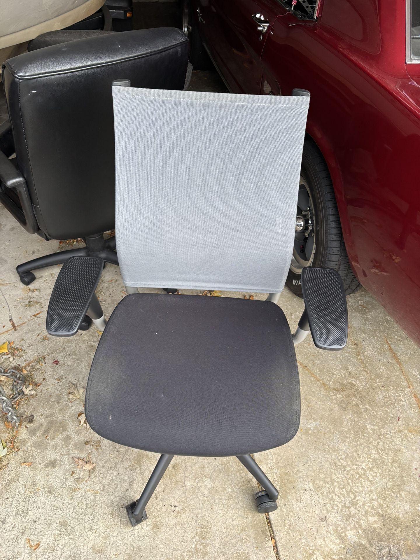 Sitonit Brand Office Chair Like New On Wheels Adjustable Gray Cloth Back