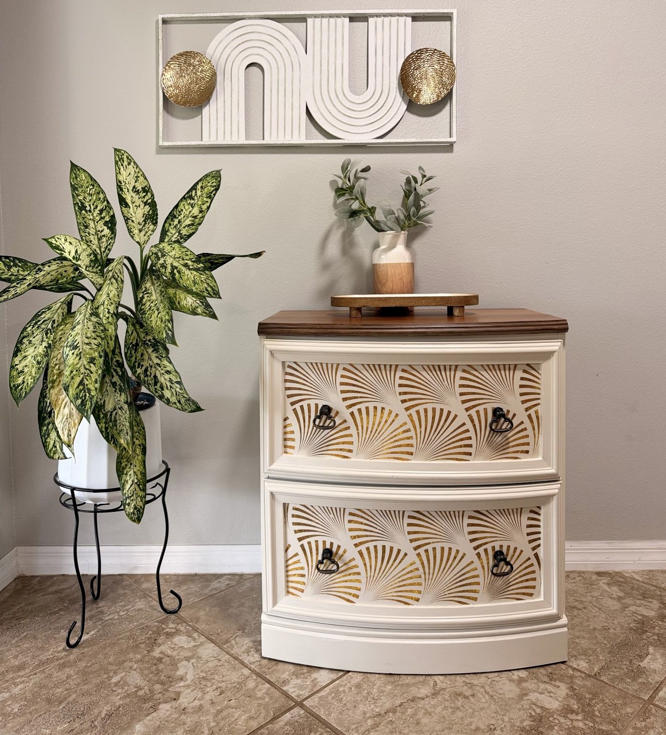 Gilded Fan Accent Chest