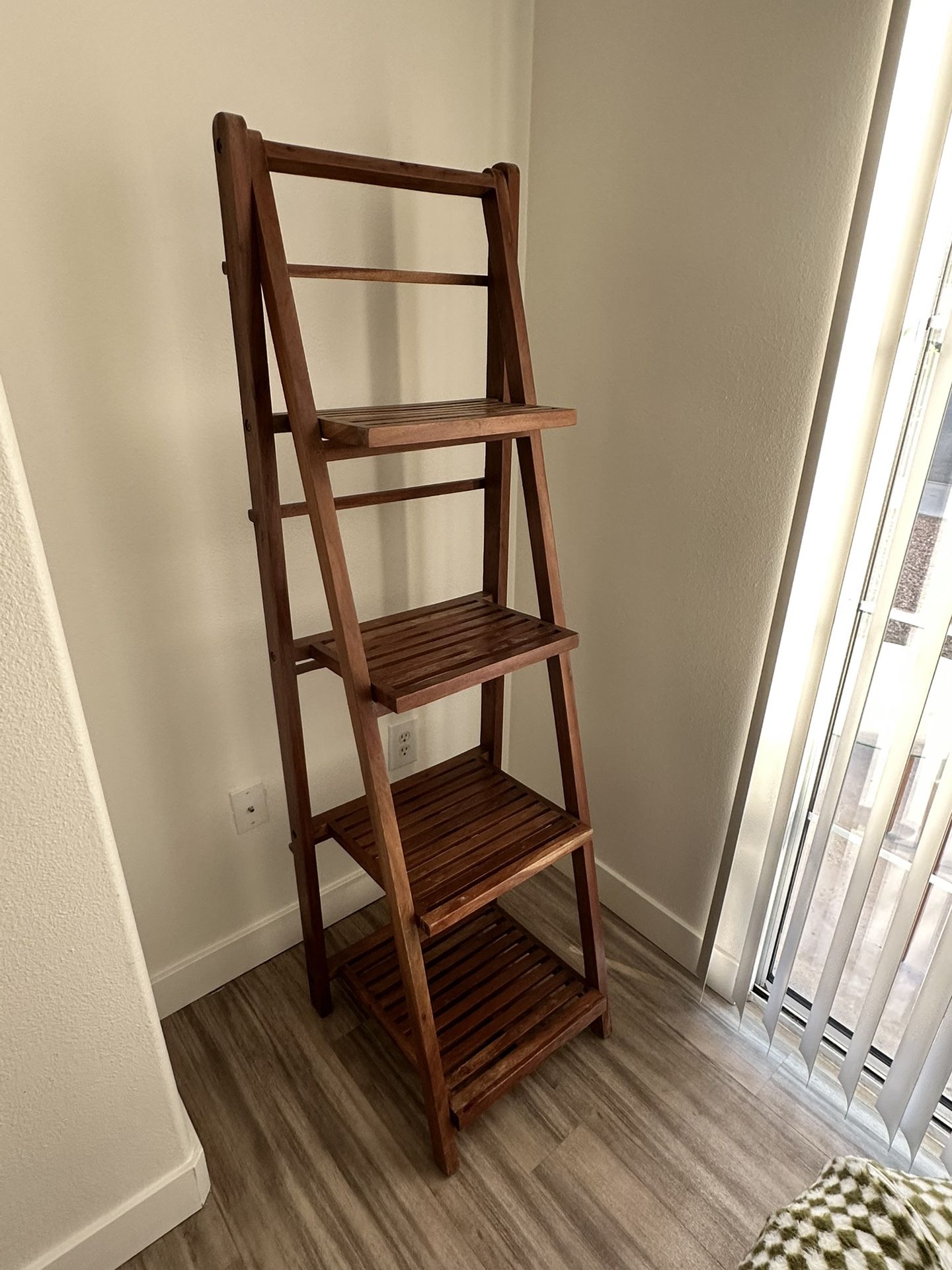 Wooden Ladder Shelf