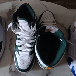 🟢 Nike Dunk High SP "Spartan Green" | Men's Size 8 | Clean Condition
​Price: $80 (Cash Only, OBO - or best offer)