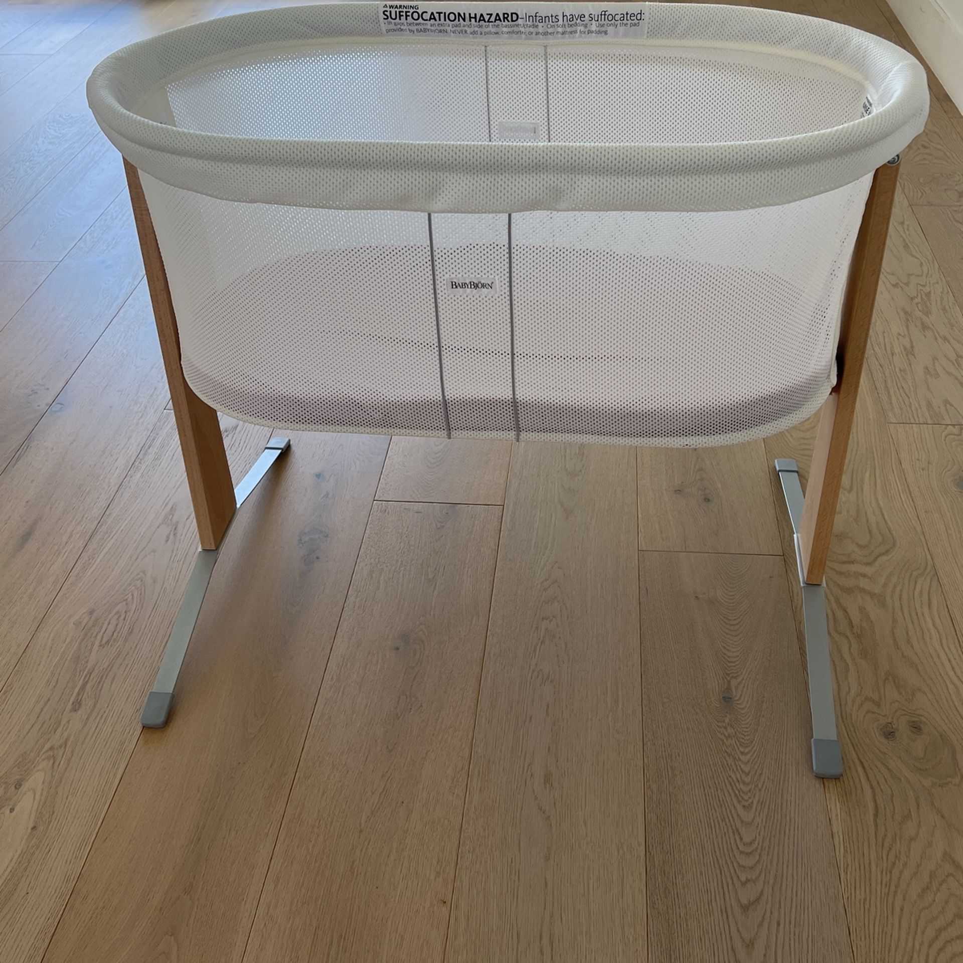 BabyBjorn Bassinet / Cradle, Like New