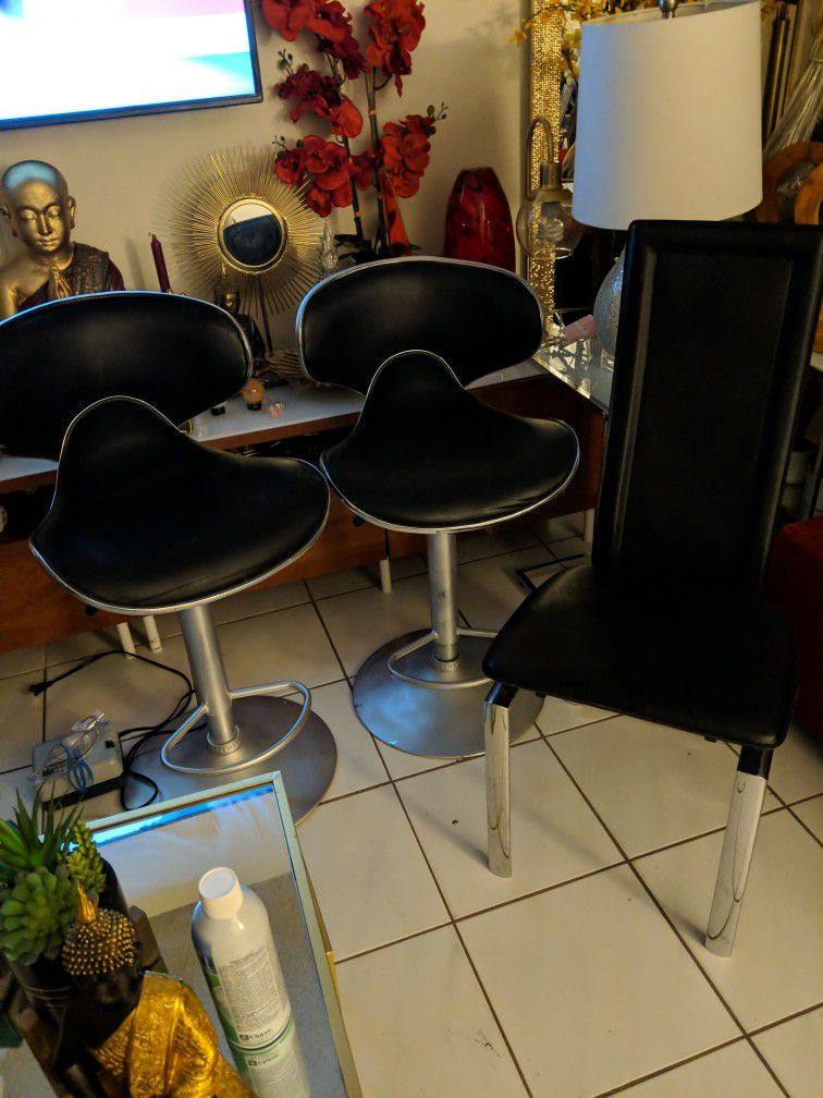 3 Sillas En Cromo Y Faux Leather .2 Bar Tool 1 Chair .!