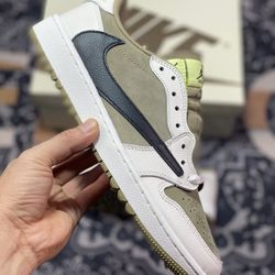 Travis Scott x Air Jordan 1 Low Golf