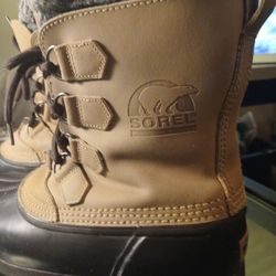 Sorel Womens Kanaskis Boots SIZE 8 Like New