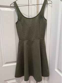 Junior/woman’s small dress
