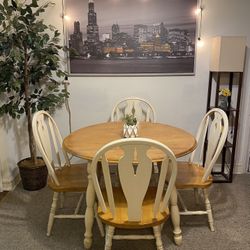 NICE WOOD DINING SET GOOD CONDITION!!! TABLE WITH 4 CHAIRS!!!
