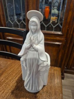 10in statue planter