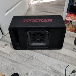 Kicker Solo-Baric L7R 10" Square Sub (Factory Box) + 2300W Amp
