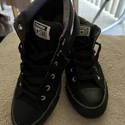 Converse Size 71/2 Good Conditions 