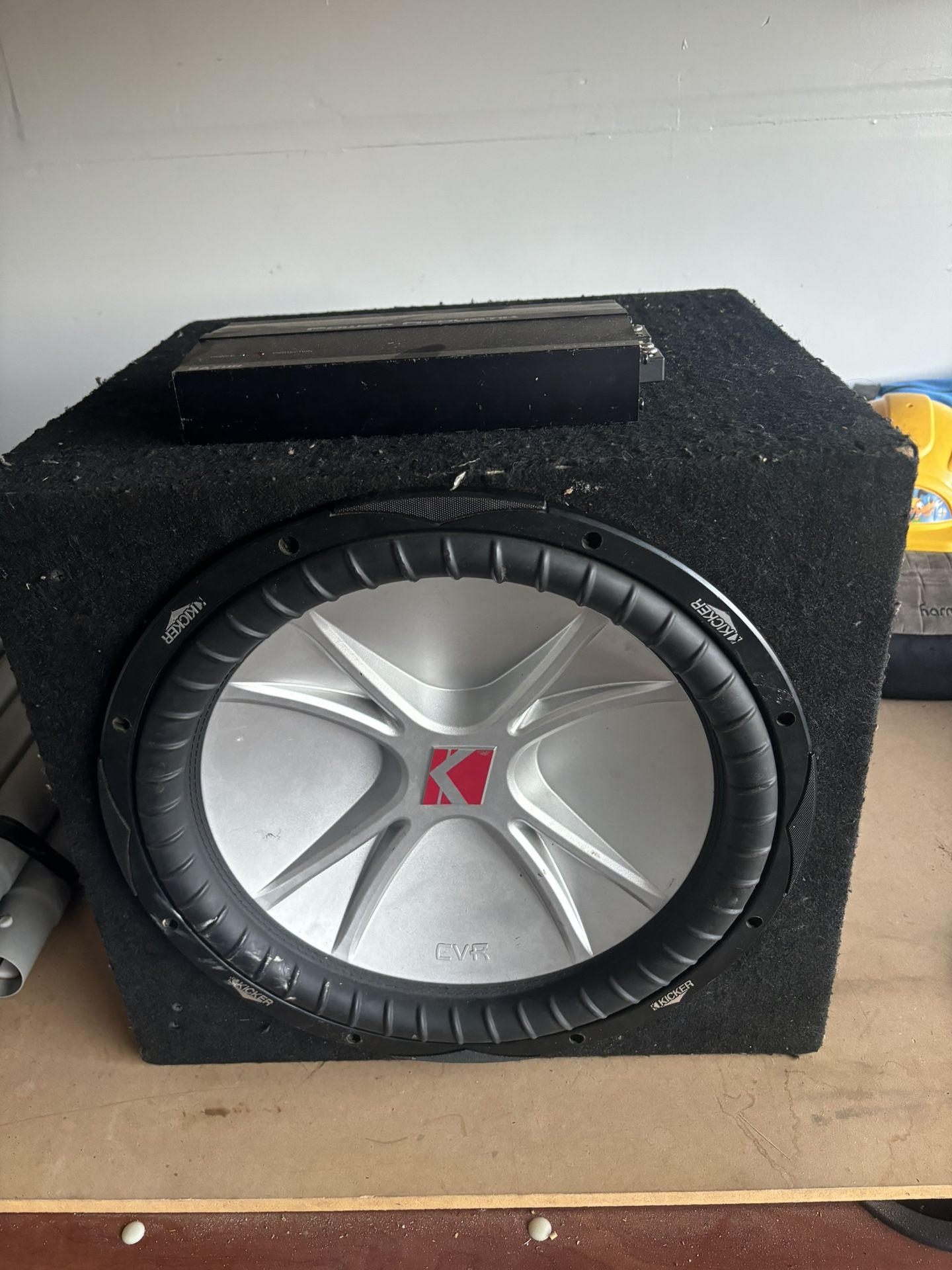 Kicker Cvr With Amp