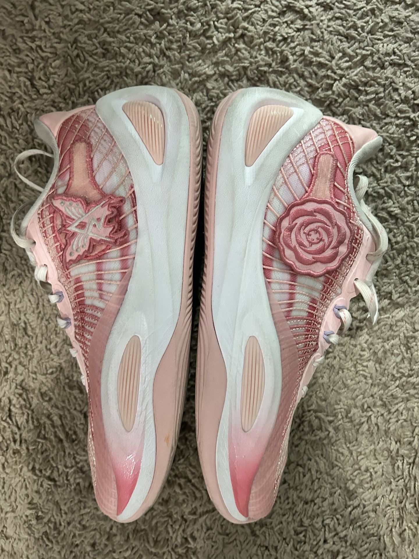 Austin Reaves Size 9