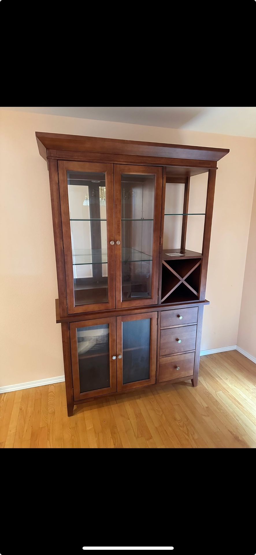 Hutch, China Cabinet: Can Deliver!