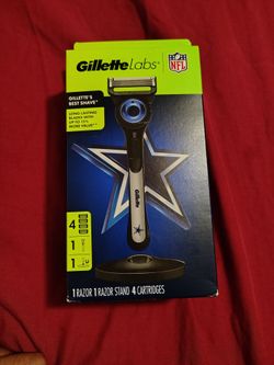 Gillette Labs Men's Dallas Cowboys Shaver With 5 Razor Blades And Stand