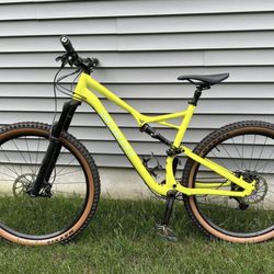 2018 Specialized Stumpjumper Mountain Bike
