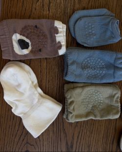 Baby Crawling Knee Pads (3) + Socks - New