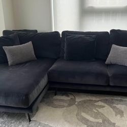 Sofa With Right Chaise 