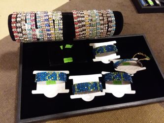 Lot of about 27 Wrist Jewelry / Bands!