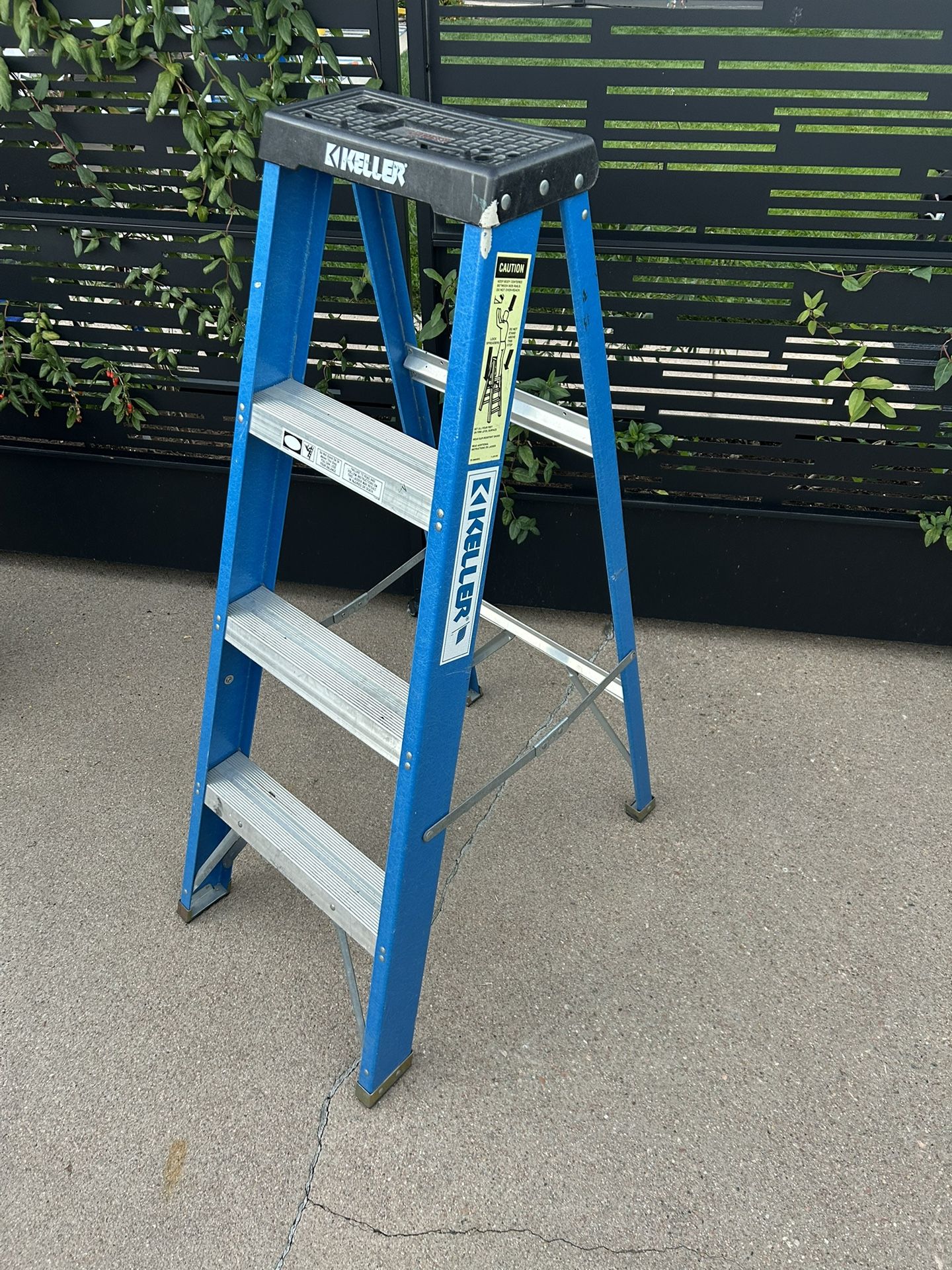 4’ Fiberglass Keller Step Ladder