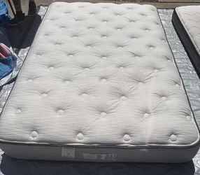 Full size Beautyrest mattress