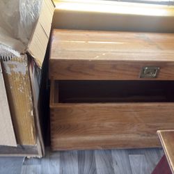 Strong wood trunk great for storage