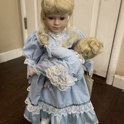 Porcelain Dynasty Doll Collectible 