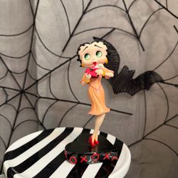 Betty Boop Valentine Figurine