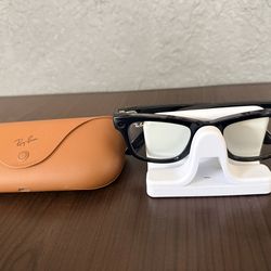 Ray-Ban Meta Glasses (Gen 1) – Wayfarer model