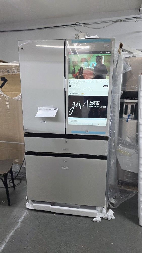 Brand New Samsung Bespoke 4 Door Refrigerator With Family Hub Tv Screen