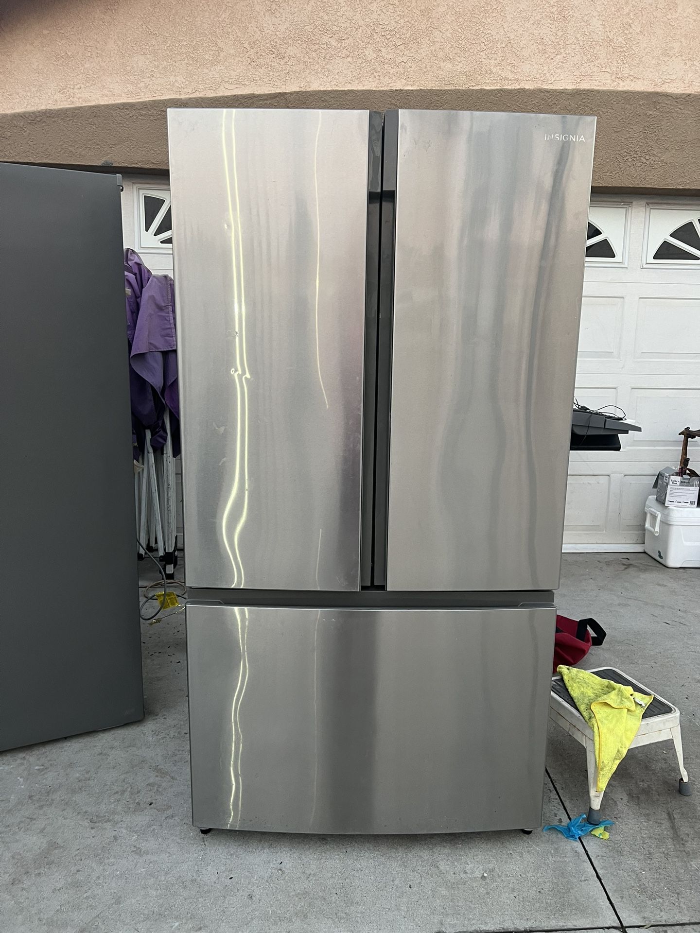 Insignia Refrigerator 