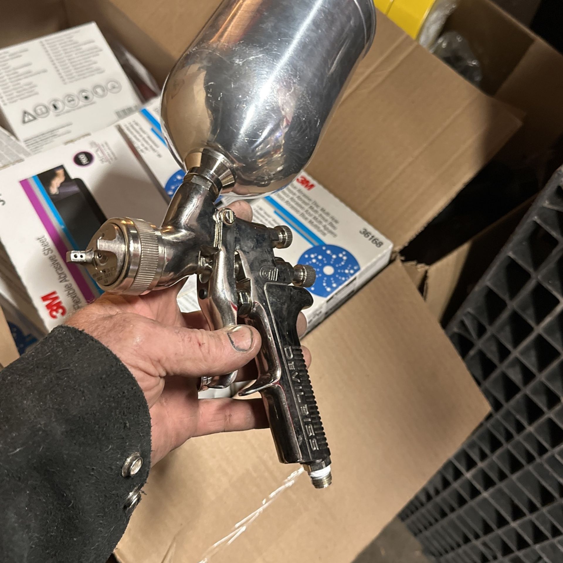 Devilbiss GTi Millennium HVLP Gravity Feed Spray Gun