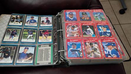 Selling over 850  +  vintage baseball cards in a Vintage Binder from  1989 up to 1993  excellent condition!