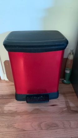 Trash can
