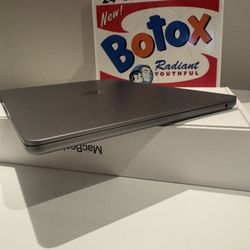 🔥 MacBook Air M2 (2022) – 16GB RAM / 256GB SSD – Like New 🔥