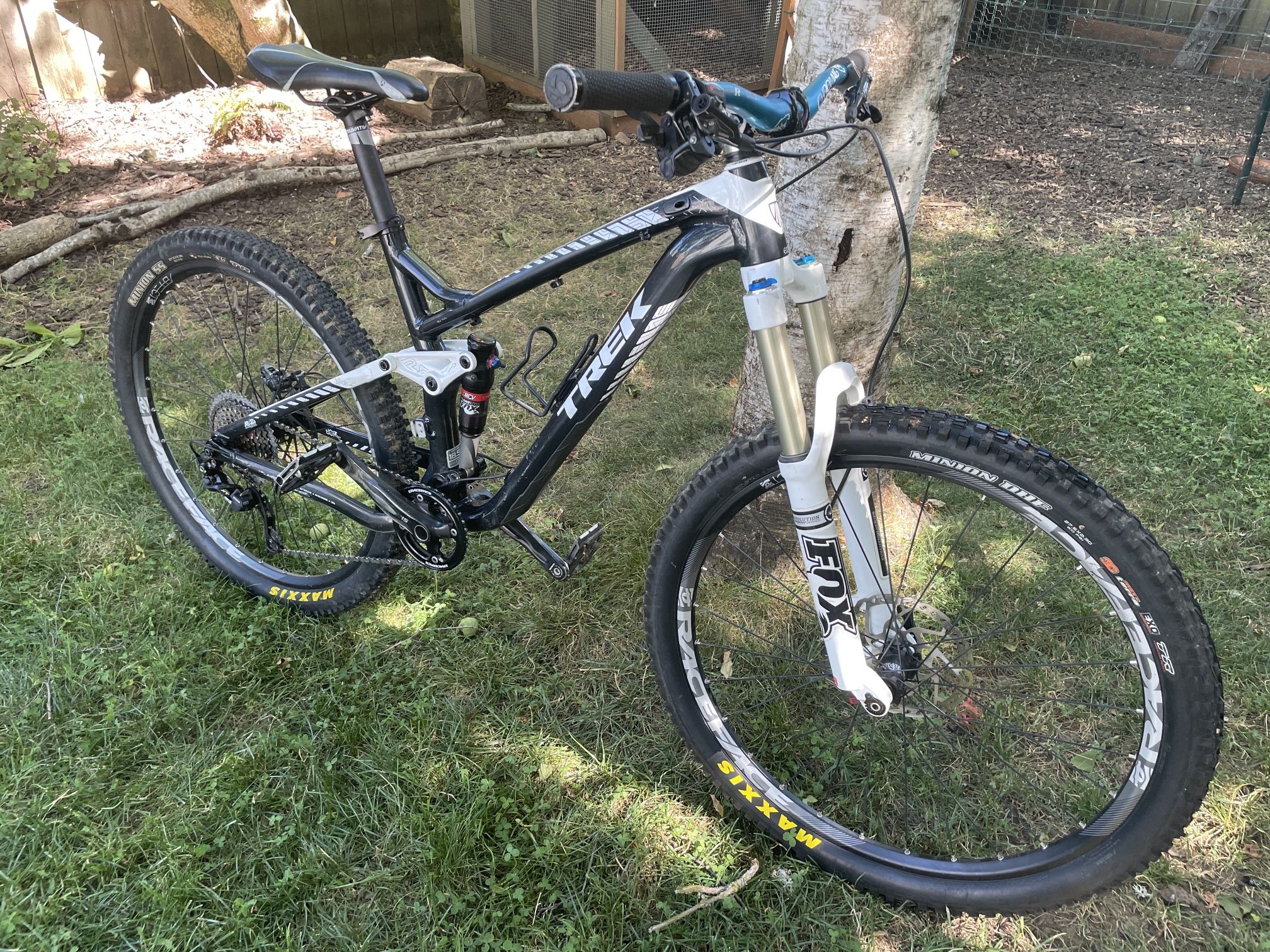 2015 Trek Fuel EX8 Mountain Bike (size Medium)