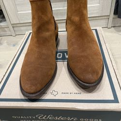 Gently Used Suede Tecova Chance Boots